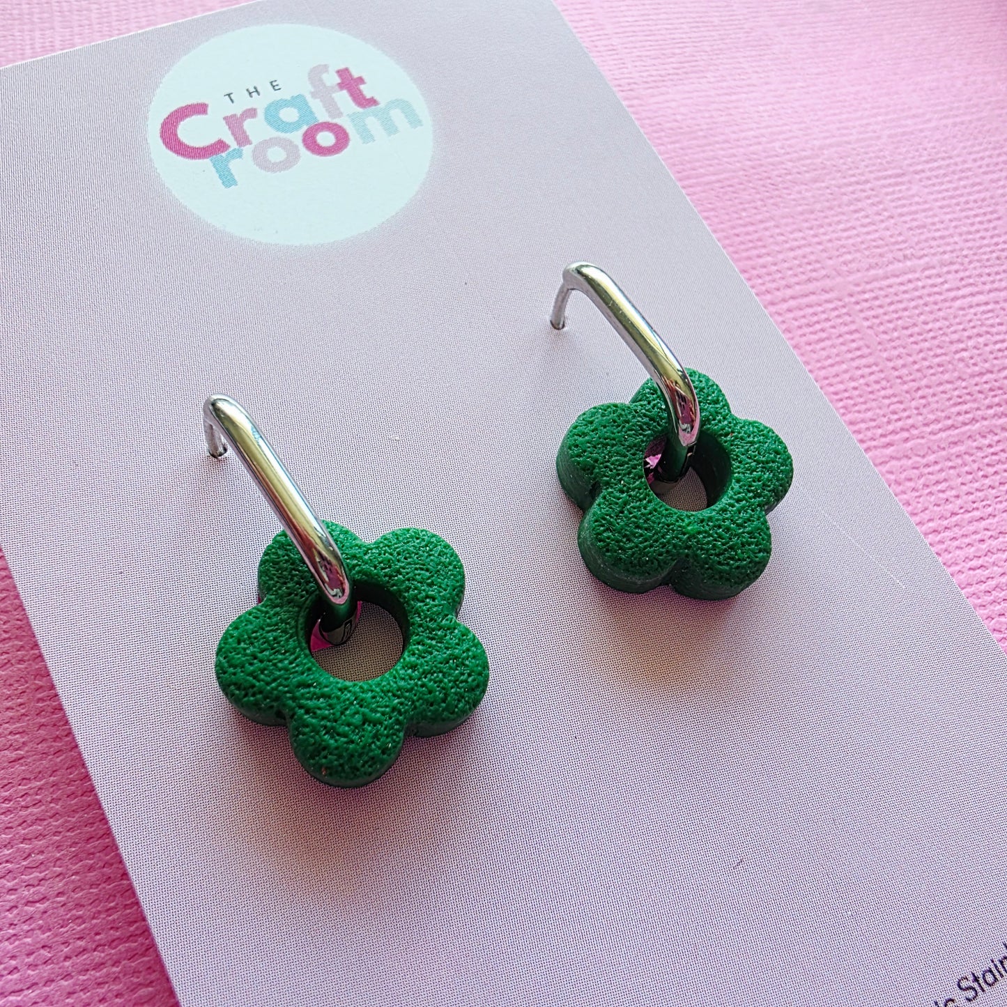 Flower olive oval huggie (silver)