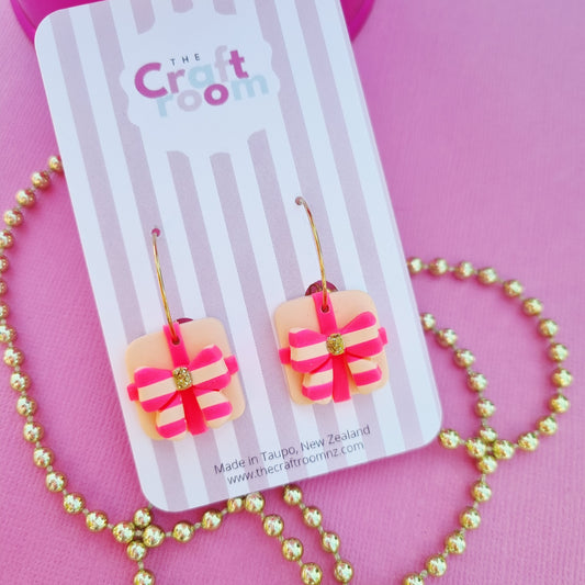 Present bow hoop (horizontal stripe)