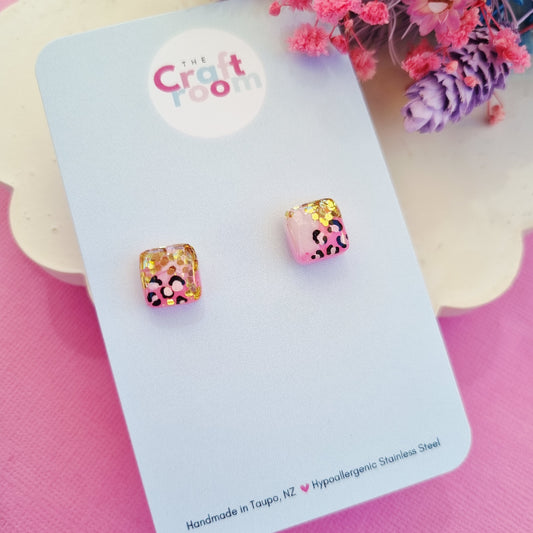 Mini leopard square stud