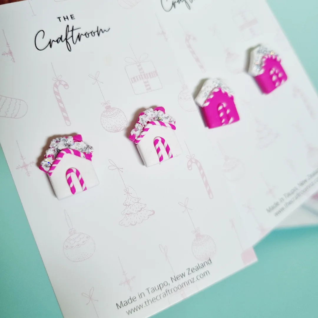 Gingerbread house (pink)