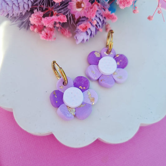 Flower huggie