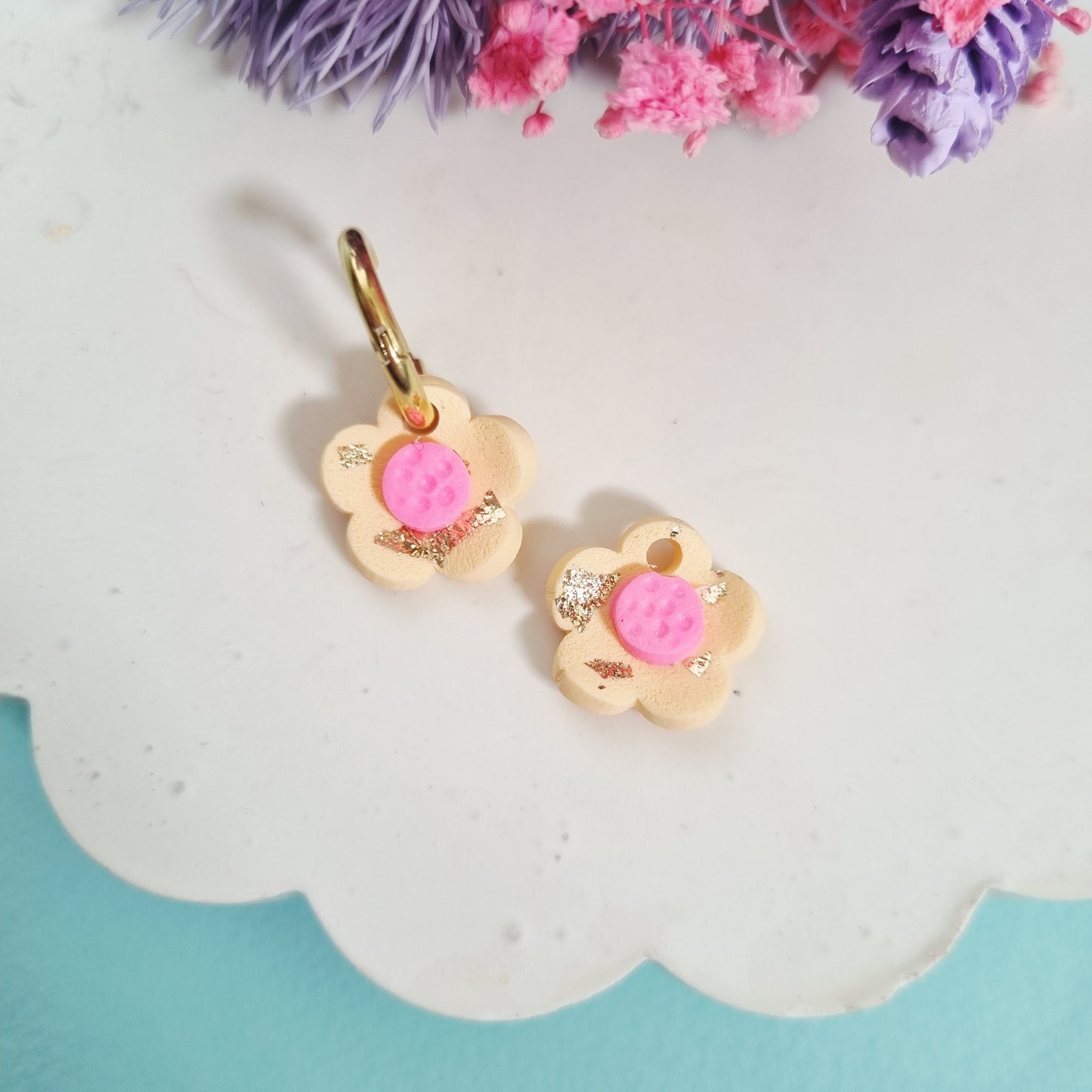 Midi flower charm