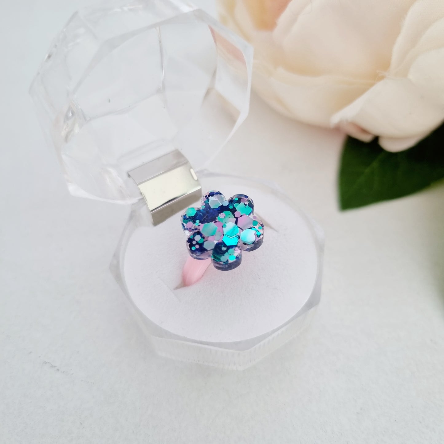 Resin ring- colour change flower