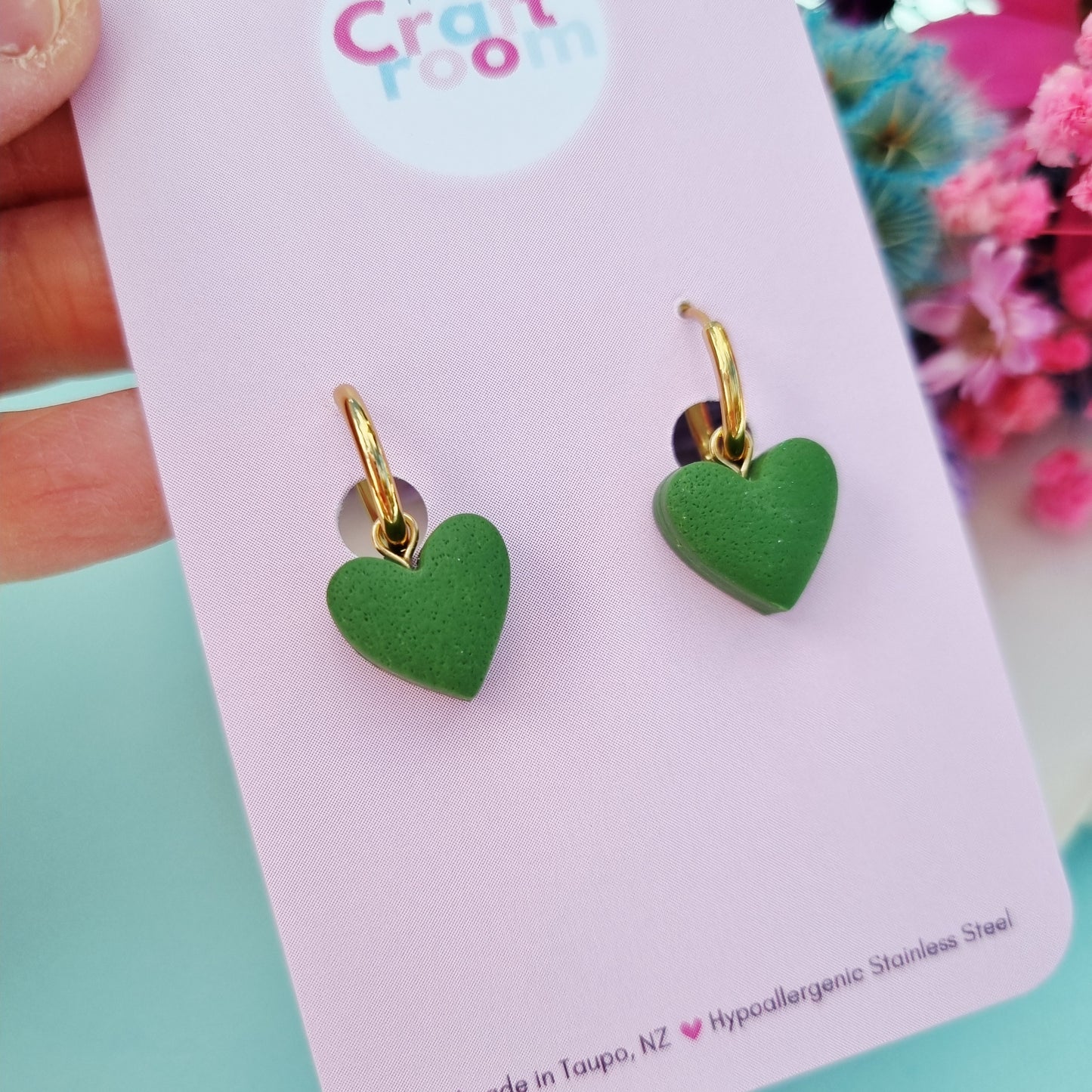 Chunky olive heart huggie