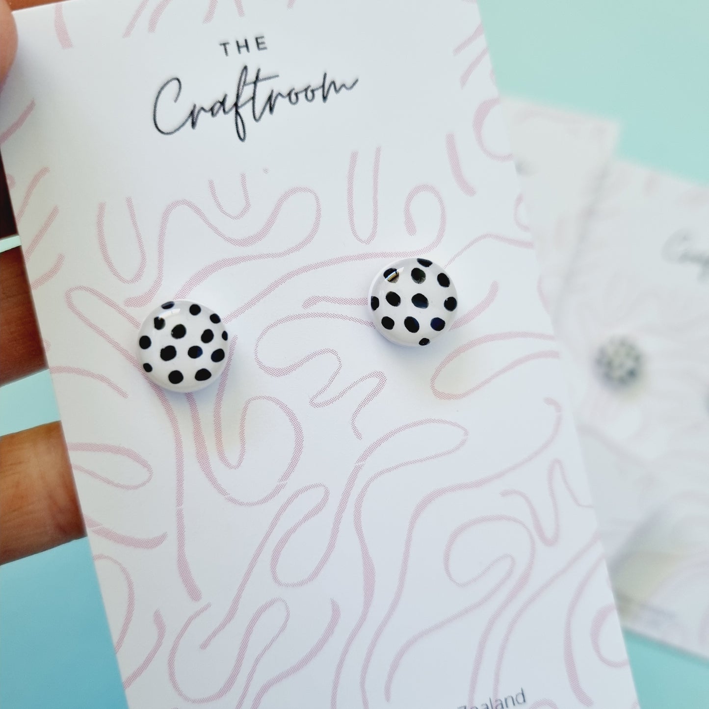 Mini polka stud