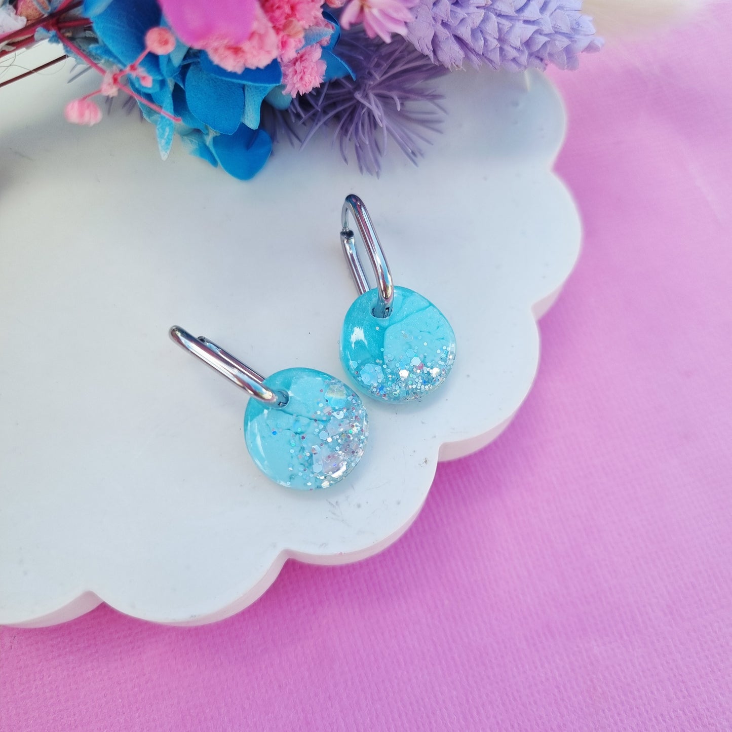 Midi glitter oval huggie