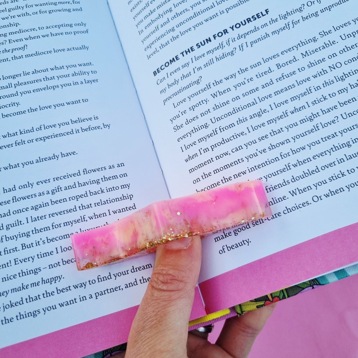 Resin thumb page holder