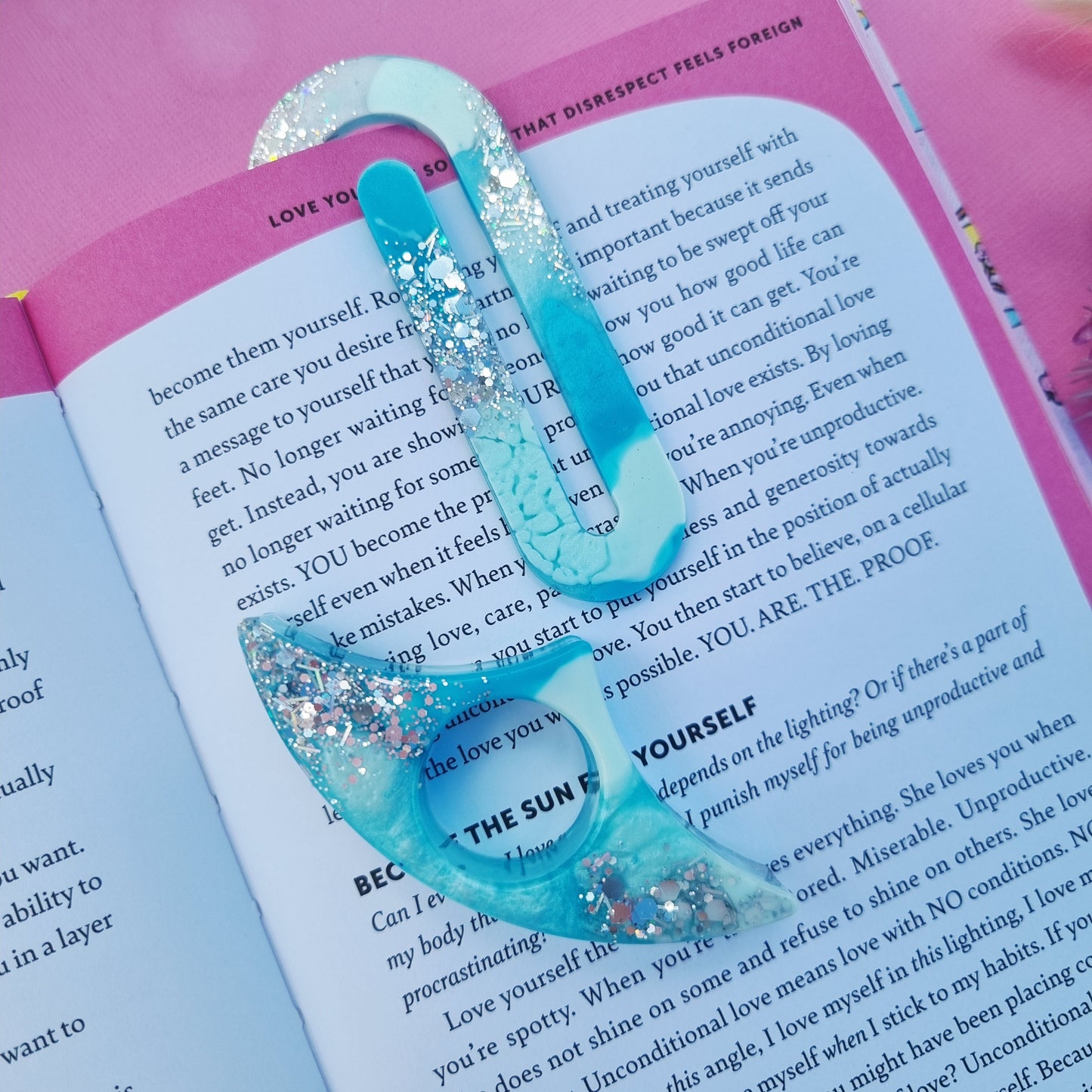 Bookmark & holder set