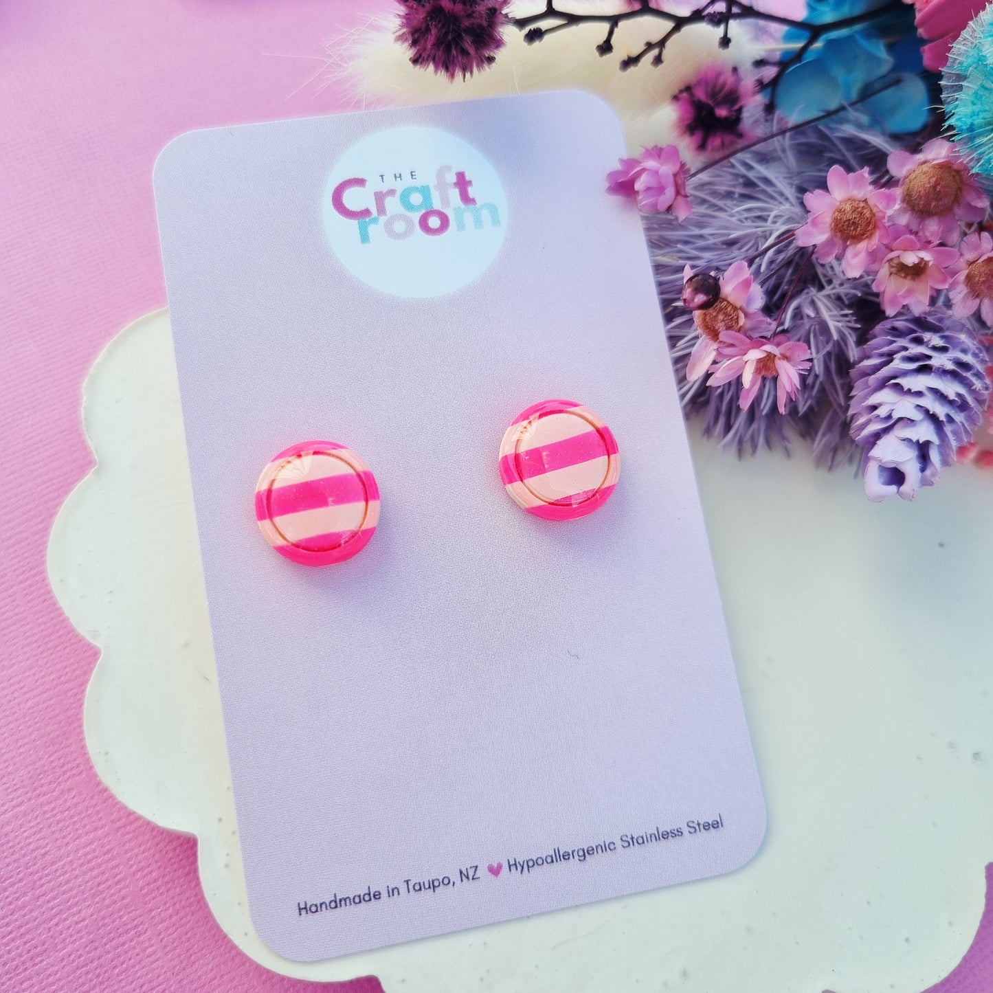 Midi circle stud (resin top coat)