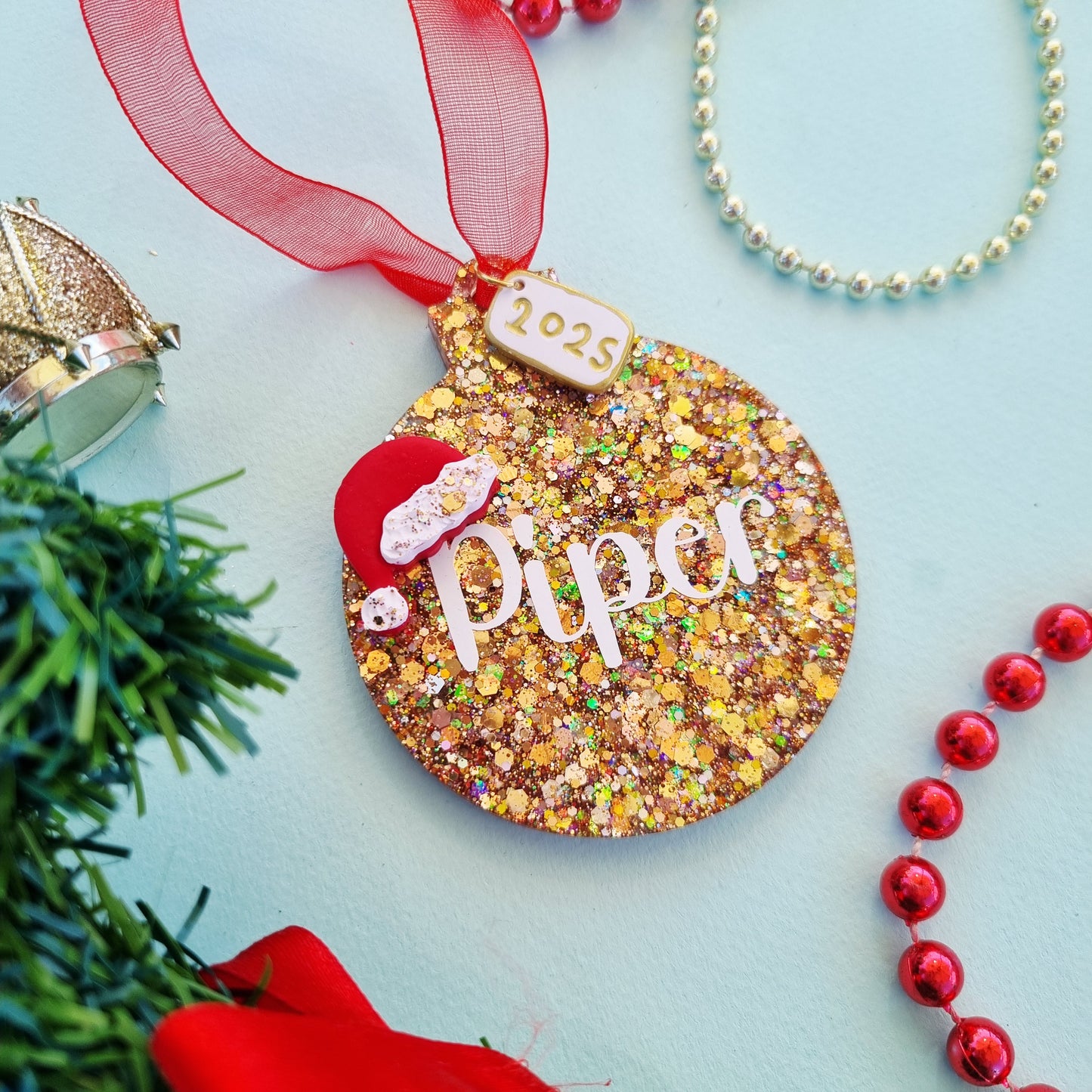 Personalised resin bauble (gold)