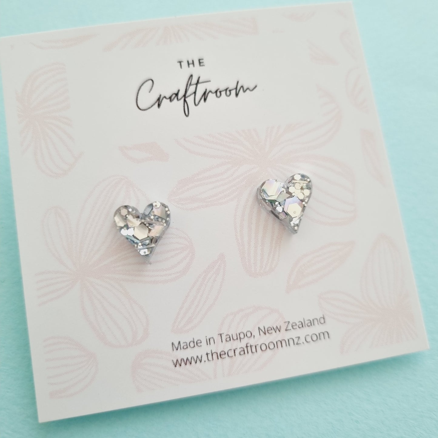 Mini heart stud