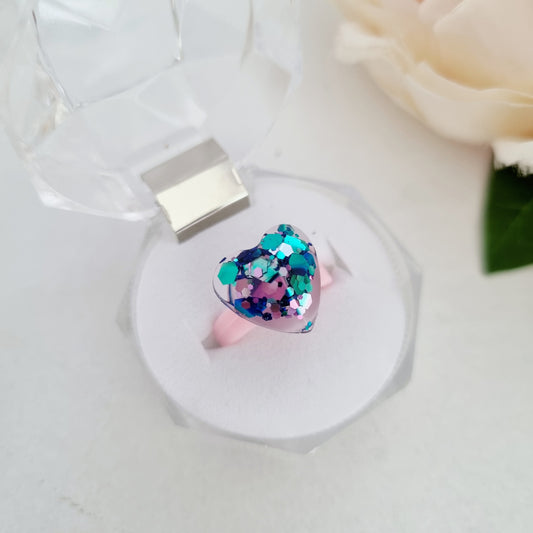Resin ring- colour change heart