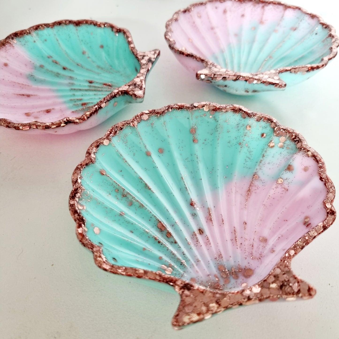 Clam shell dish- pink/mint